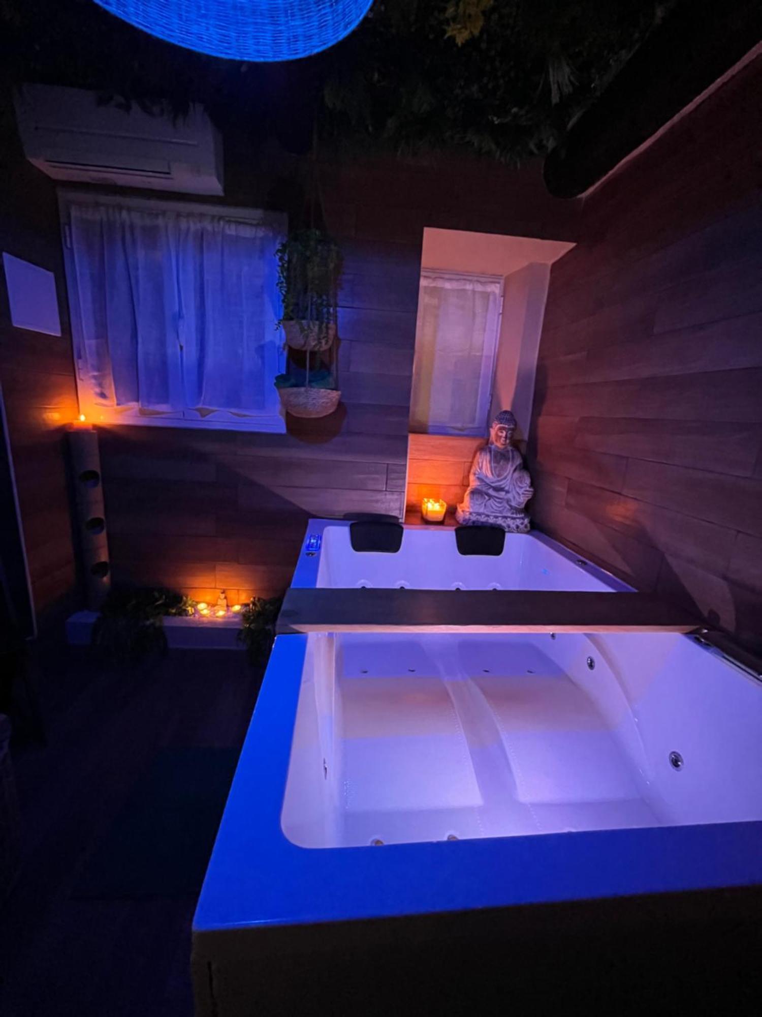 Ferienwohnung Le Balneo Jacuzzi Vieil Antibes Safranier Exterior foto
